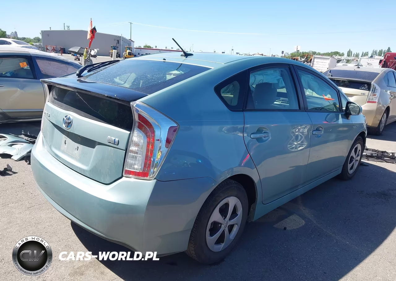 2014 Toyota Prius Three VIN:JTDKN3DU3E1769831 - 4