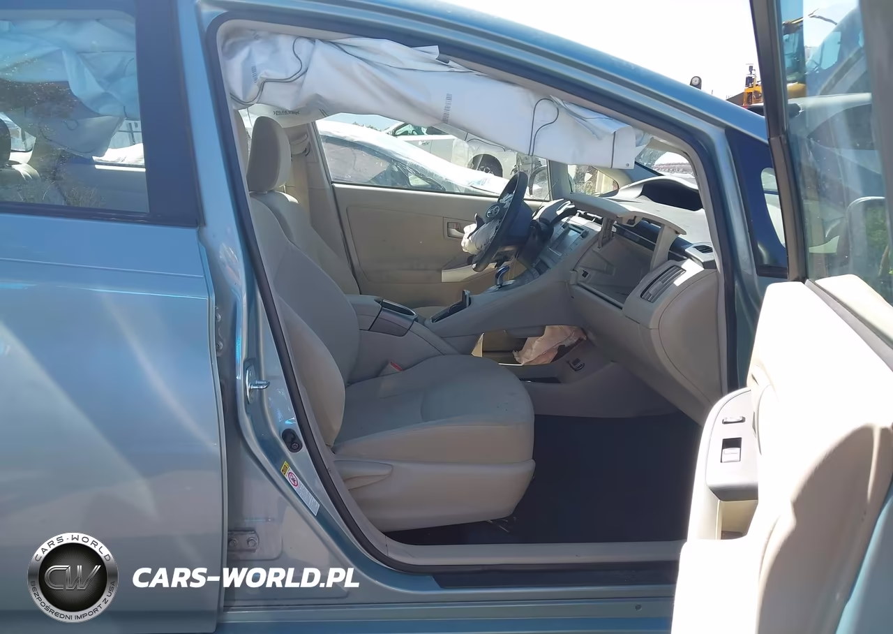 2014 Toyota Prius Three VIN:JTDKN3DU3E1769831 - 5