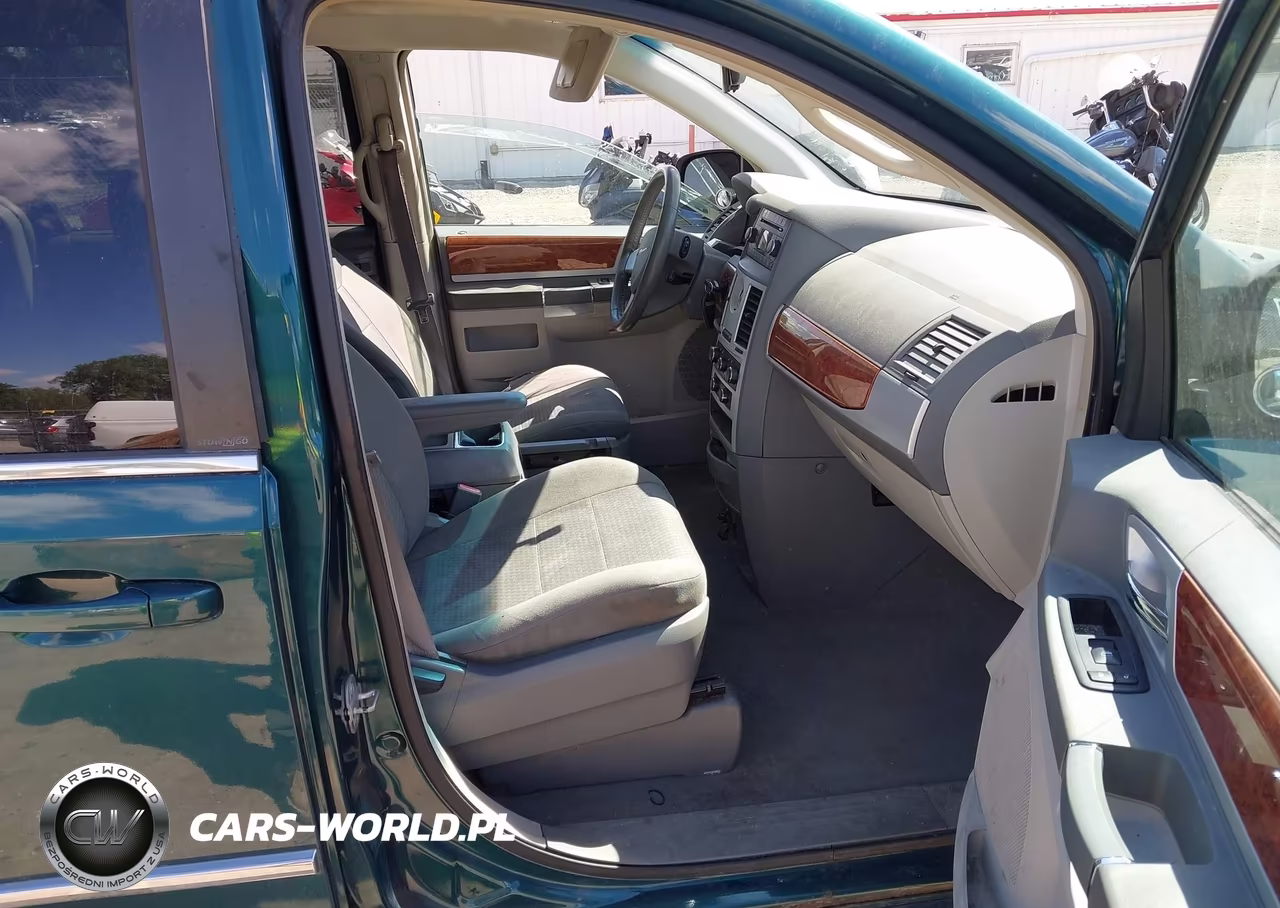 2009 Chrysler Town & Country Touring VIN:2A8HR54159R614806 - 5