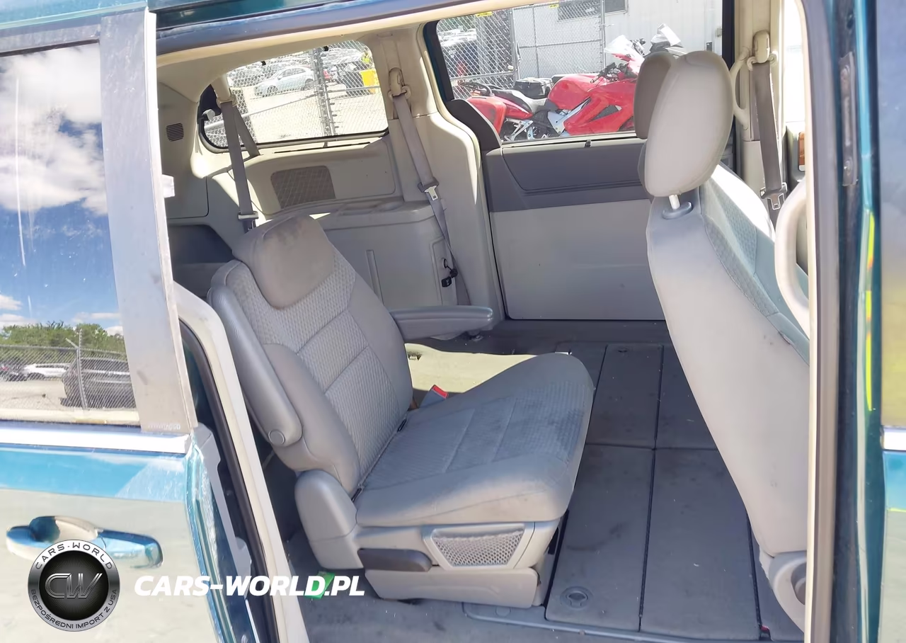 2009 Chrysler Town & Country Touring VIN:2A8HR54159R614806 - 8