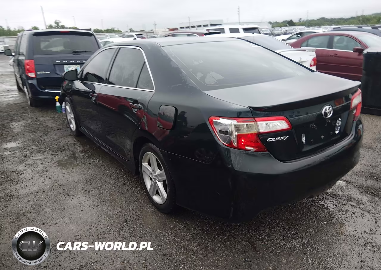 2014 Toyota Camry Se VIN:4T1BF1FK4EU383278 - 3