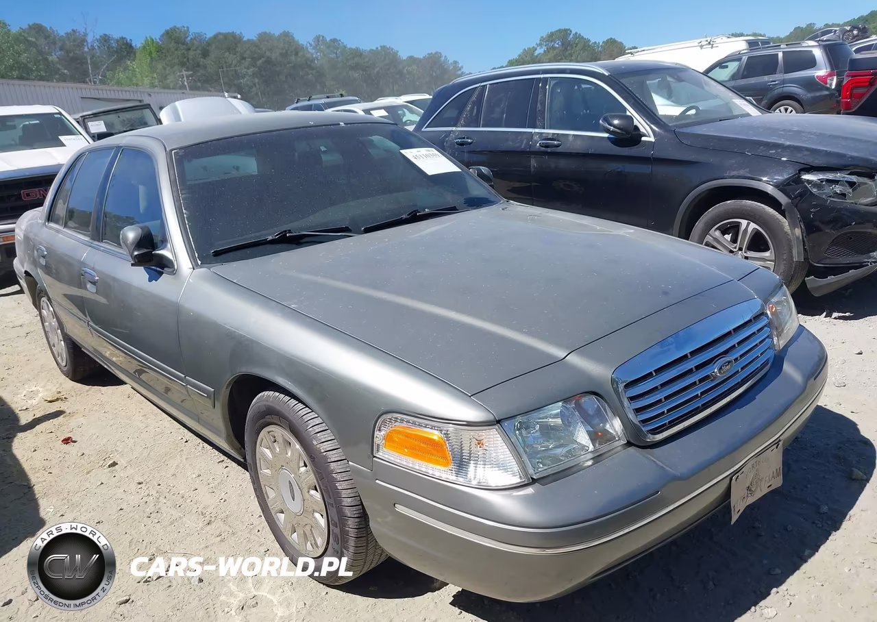 2003 Ford Crown Victoria Standard