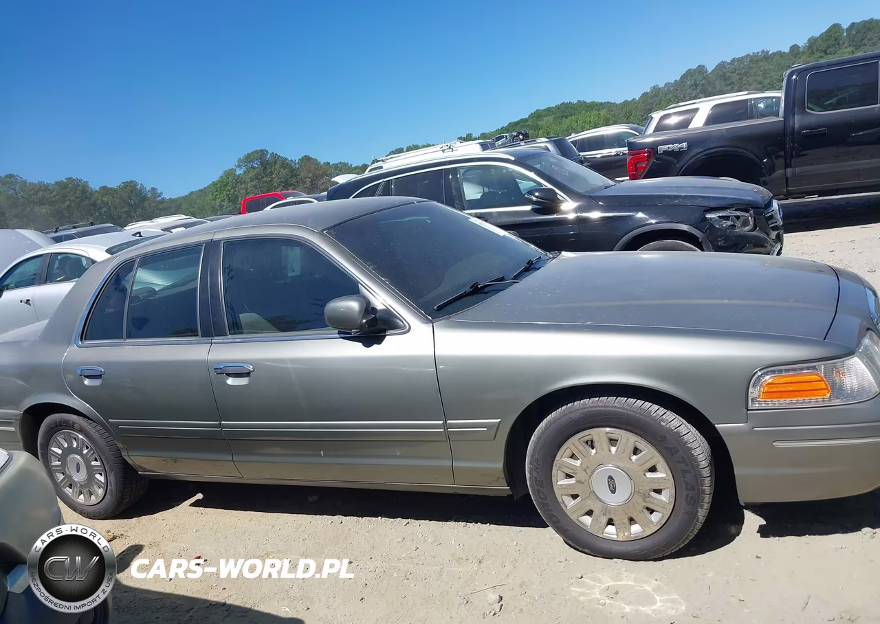 2003 Ford Crown Victoria Standard VIN:2FAFP73W53X149160 - 13