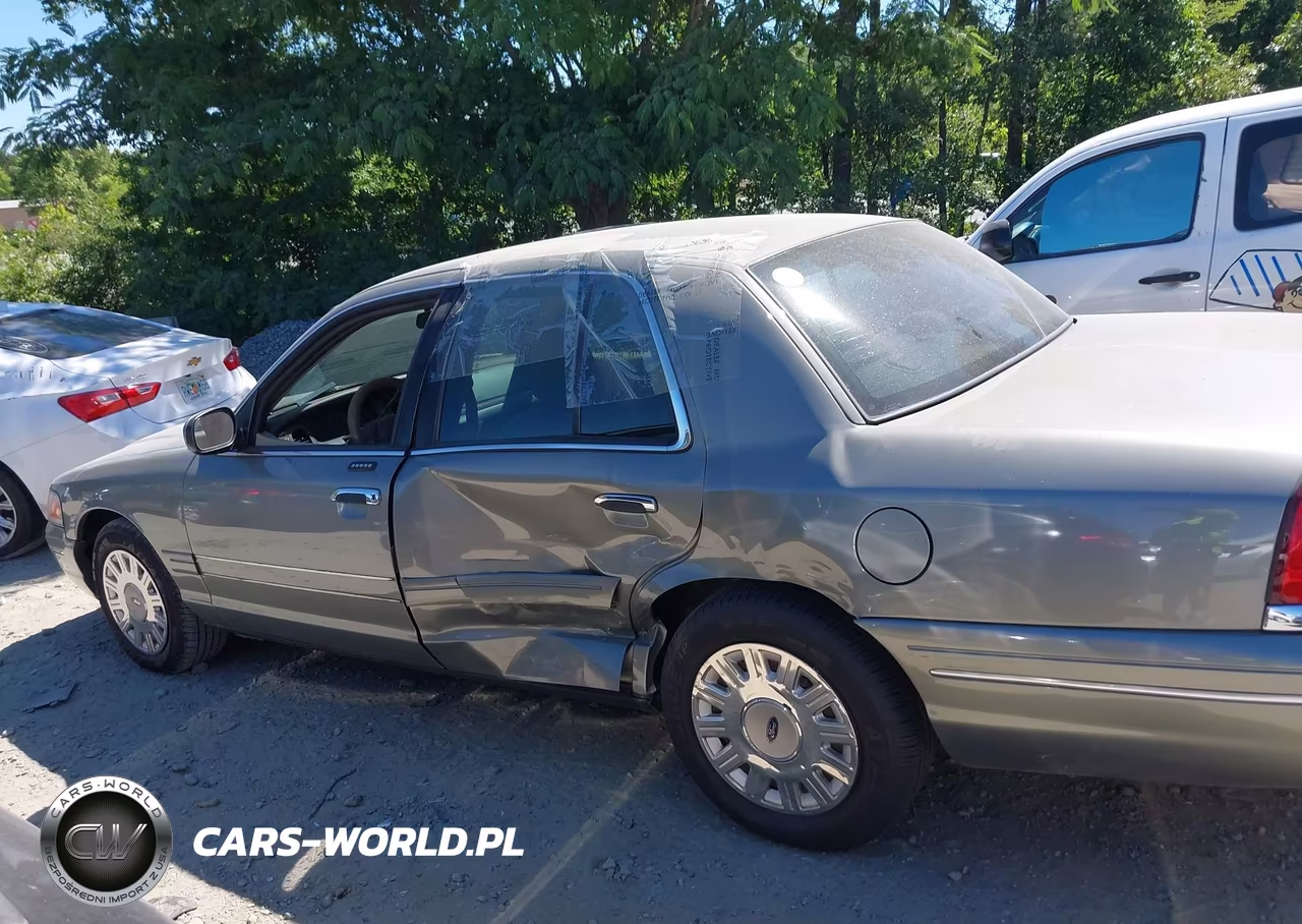 2003 Ford Crown Victoria Standard VIN:2FAFP73W53X149160 - 14