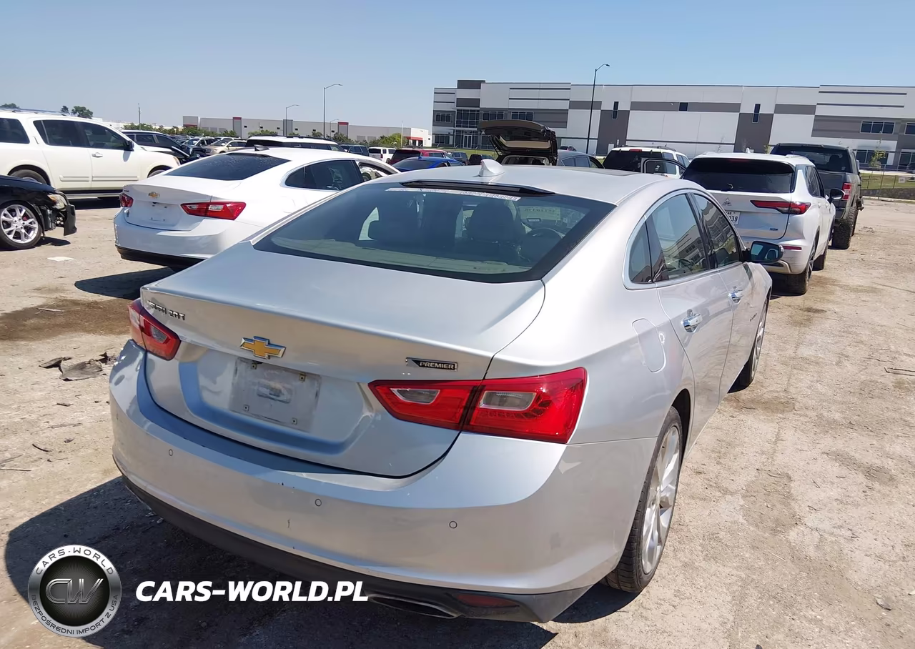 2018 Chevrolet Malibu Premier VIN:1G1ZE5SXXJF202982 - 4