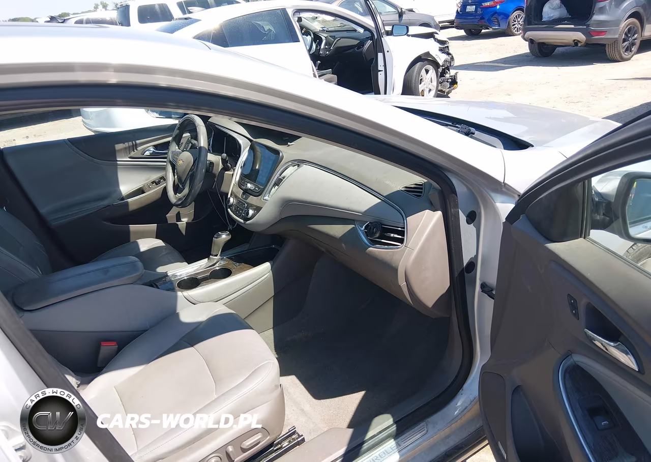 2018 Chevrolet Malibu Premier VIN:1G1ZE5SXXJF202982 - 5