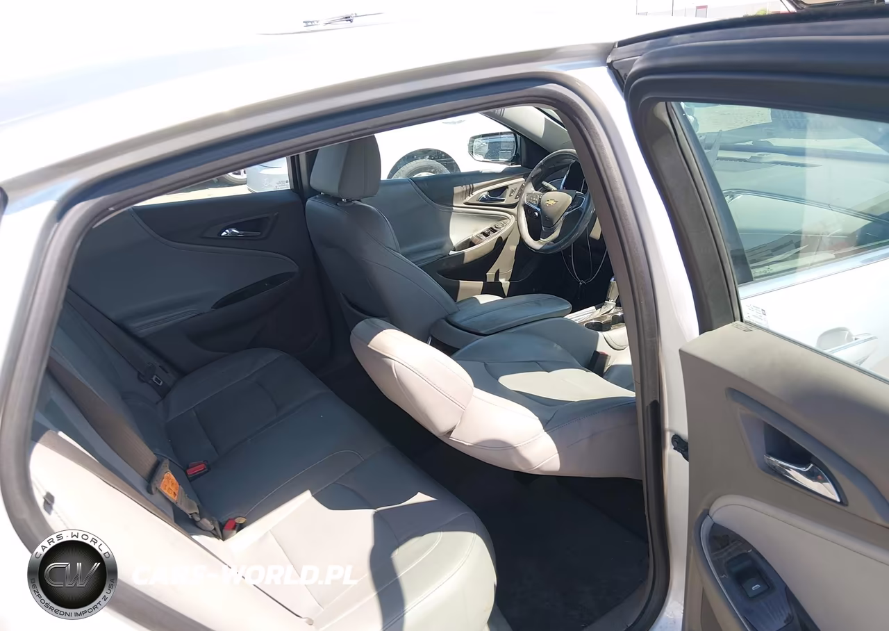 2018 Chevrolet Malibu Premier VIN:1G1ZE5SXXJF202982 - 8