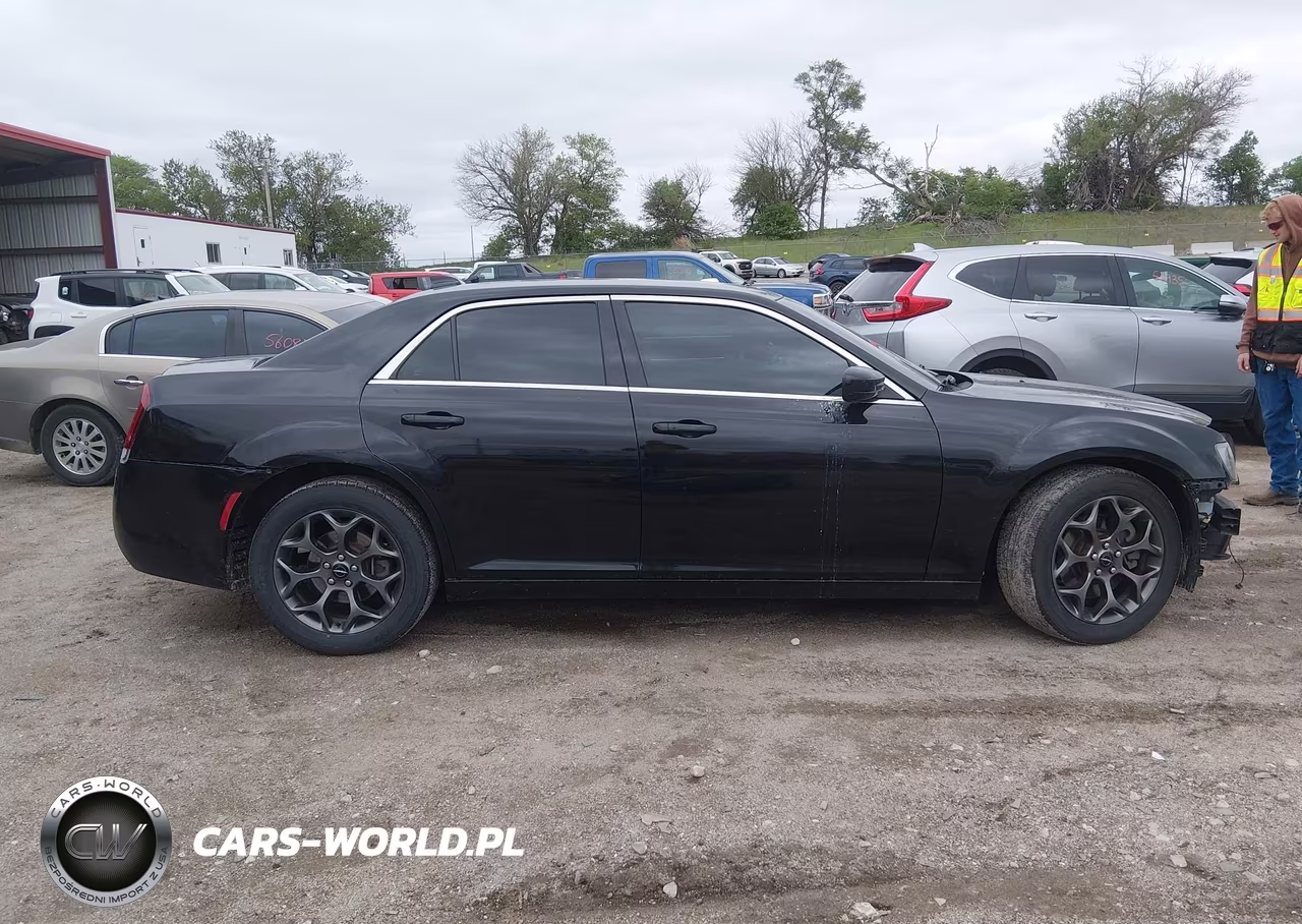 2015 Chrysler 300 300S VIN:2C3CCAGG4FH787248 - 13