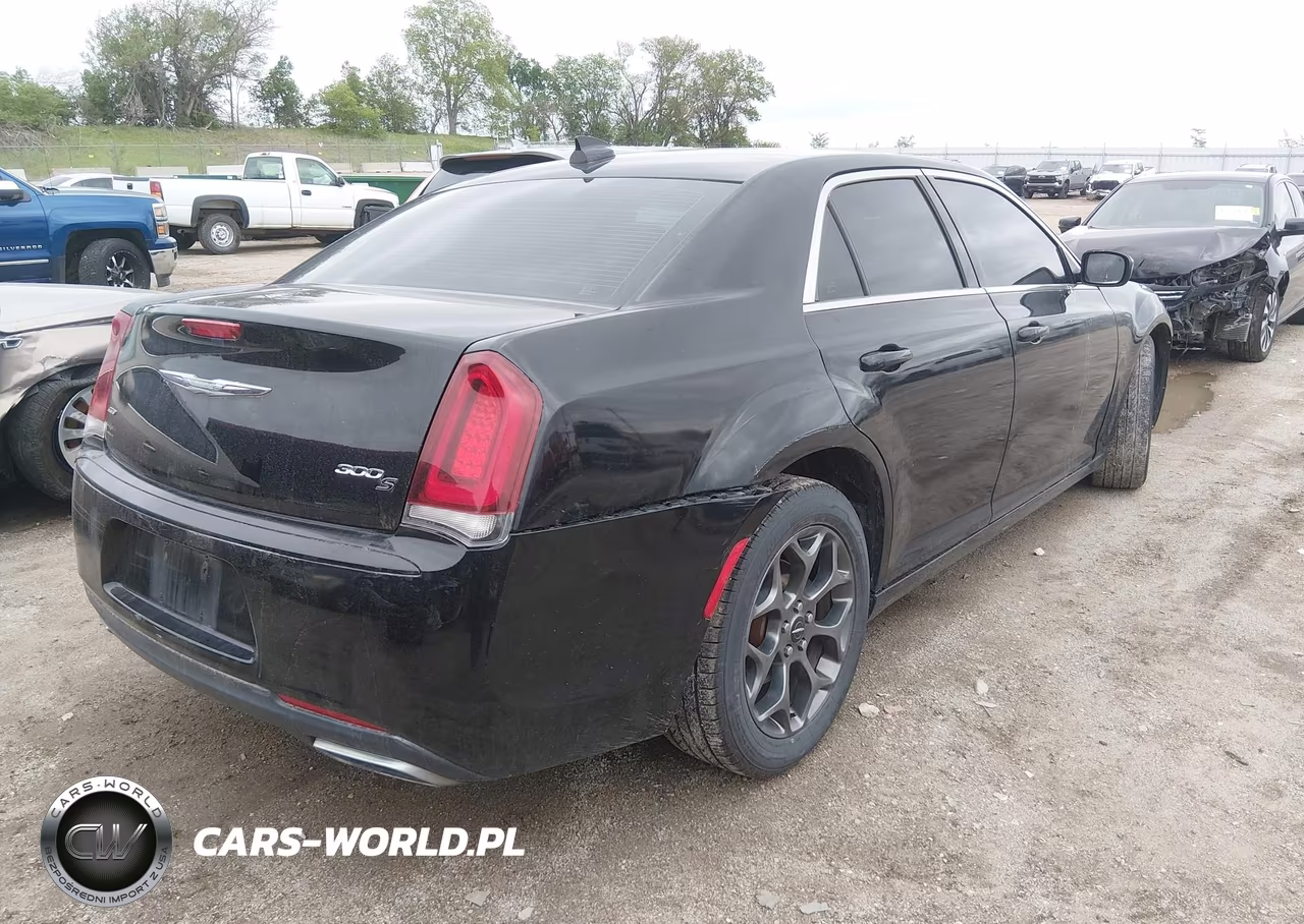 2015 Chrysler 300 300S VIN:2C3CCAGG4FH787248 - 4