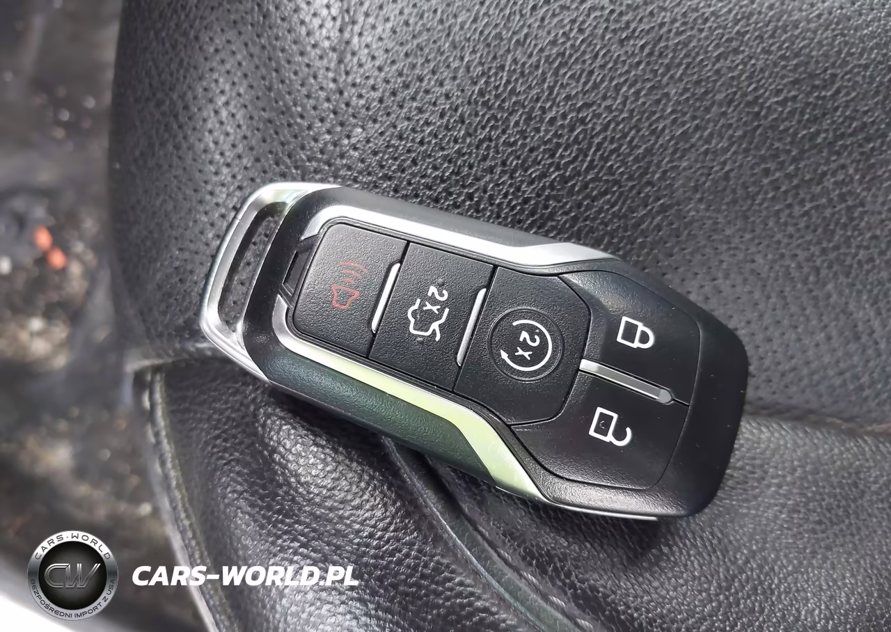 2016 Ford Fusion Titanium VIN:3FA6P0K98GR198571 - 11