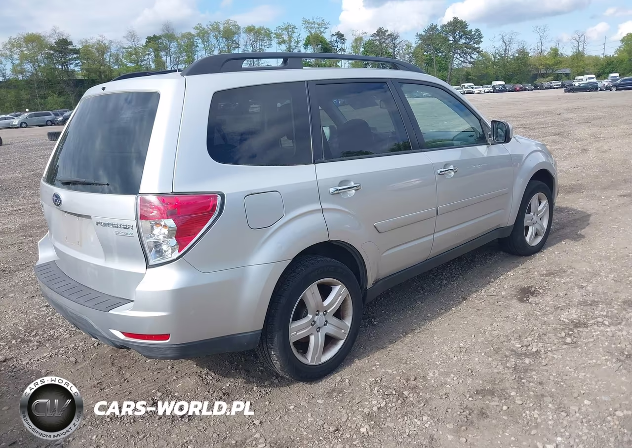 2010 Subaru Forester 2.5X Premium VIN:JF2SH6CC0AH913694 - 4