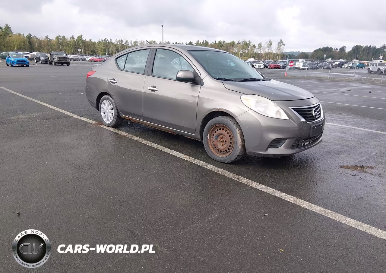 2013 Nissan Versa 1.6 Sv