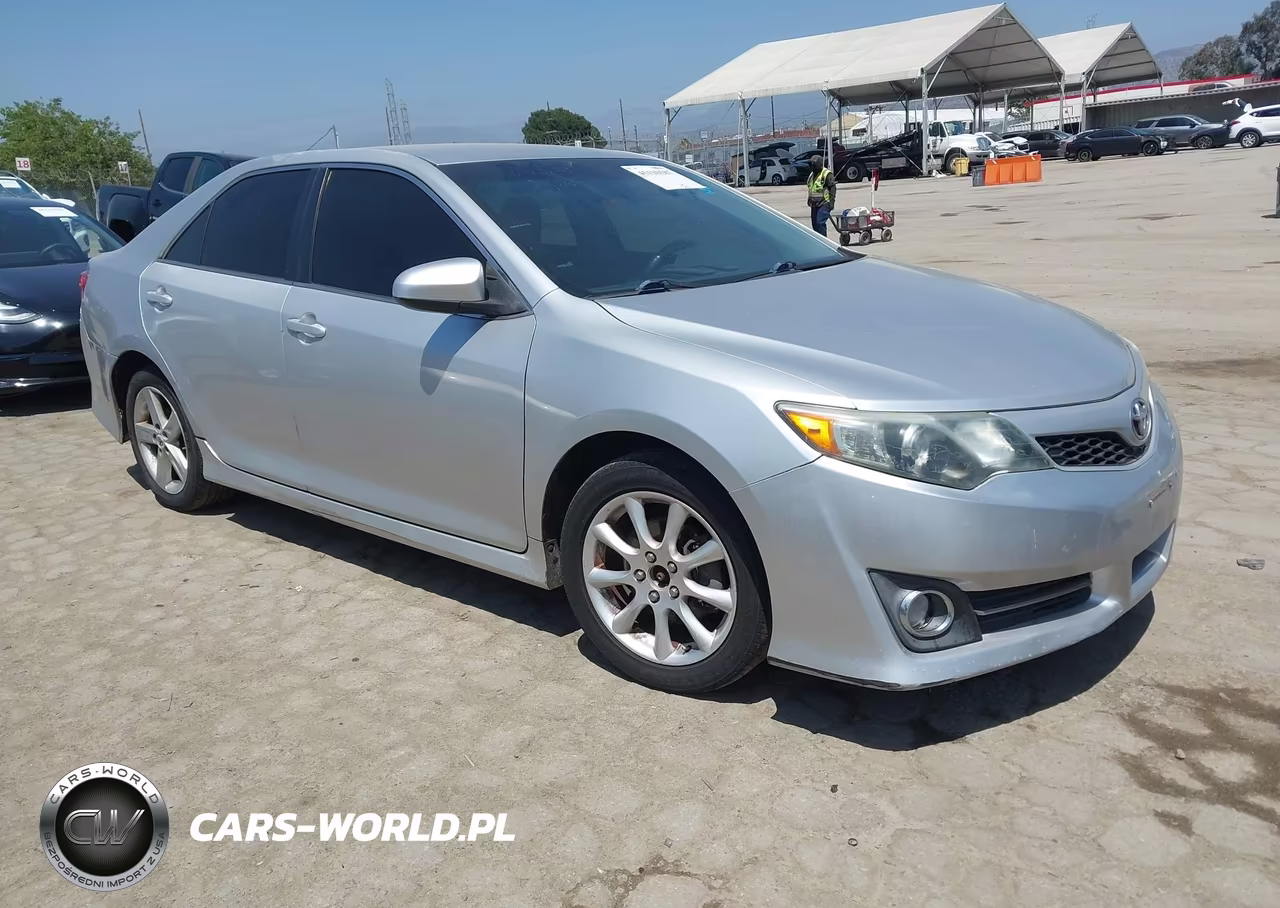 Główne zdjęcie 2013 Toyota Camry Se