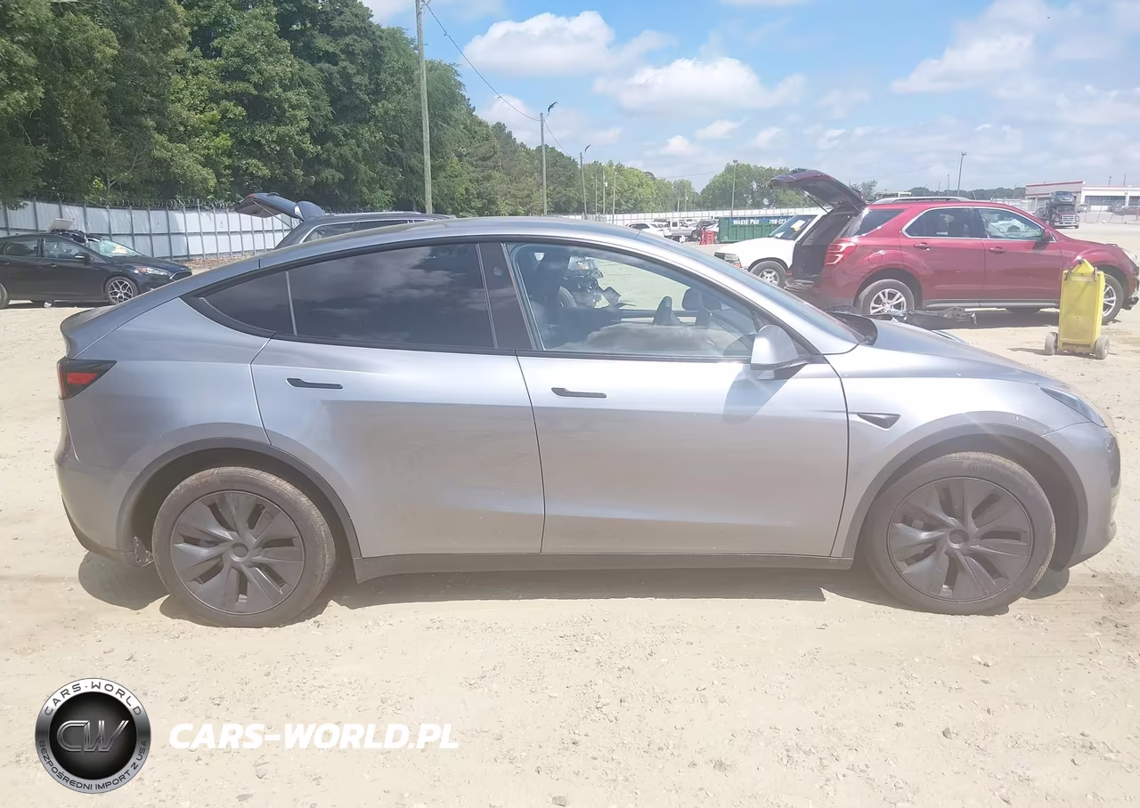 2025 Tesla Model Y Long Range Dual Motor Rear-Wheel Drive VIN:7SAYGDED9SA356792 - 14