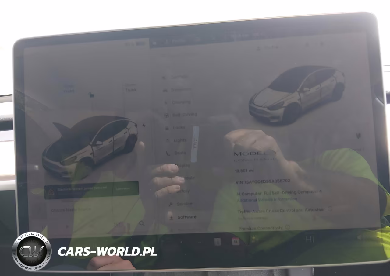 2025 Tesla Model Y Long Range Dual Motor Rear-Wheel Drive VIN:7SAYGDED9SA356792 - 19