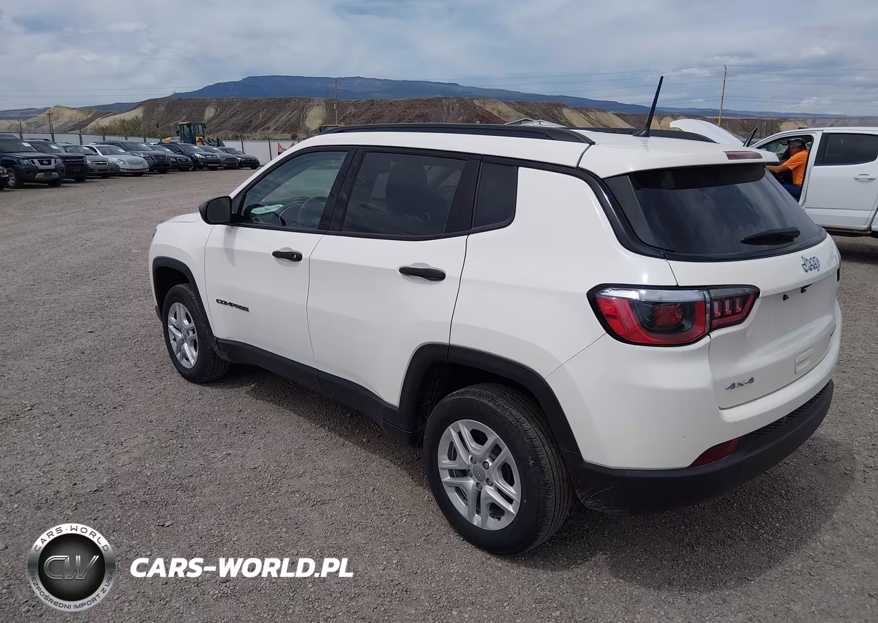 2018 Jeep Compass Sport 4X4 VIN:3C4NJDAB7JT392229 - 3