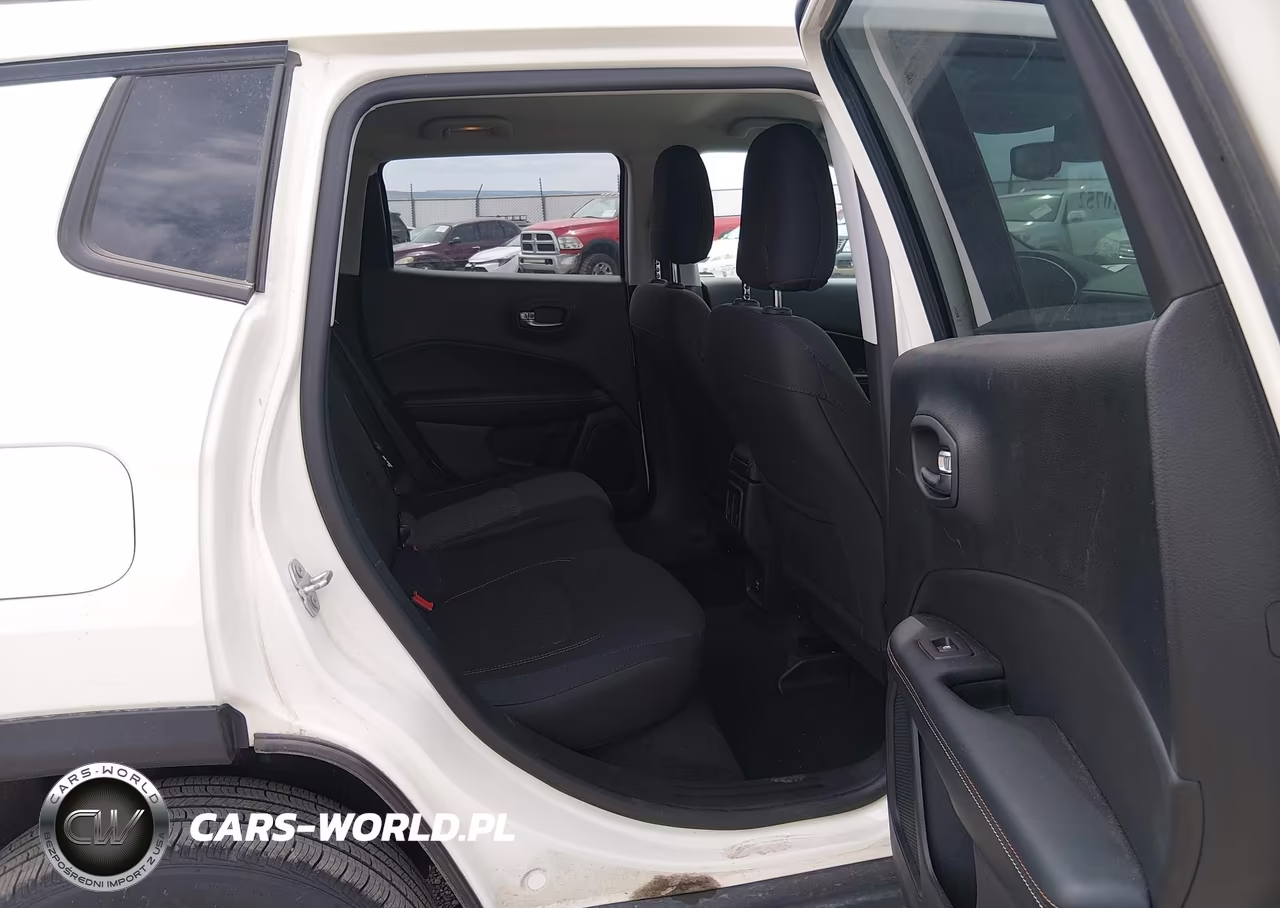2018 Jeep Compass Sport 4X4 VIN:3C4NJDAB7JT392229 - 8
