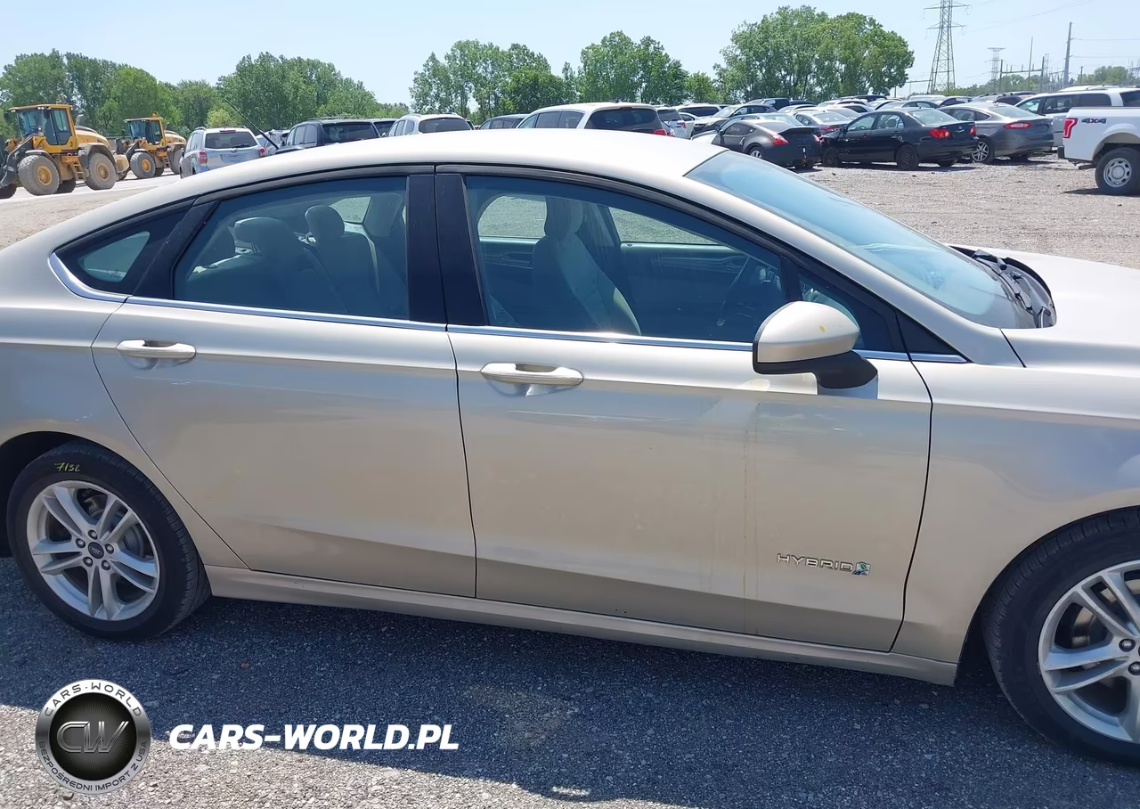 2018 Ford Fusion Hybrid S VIN:3FA6P0UUXJR100438 - 13