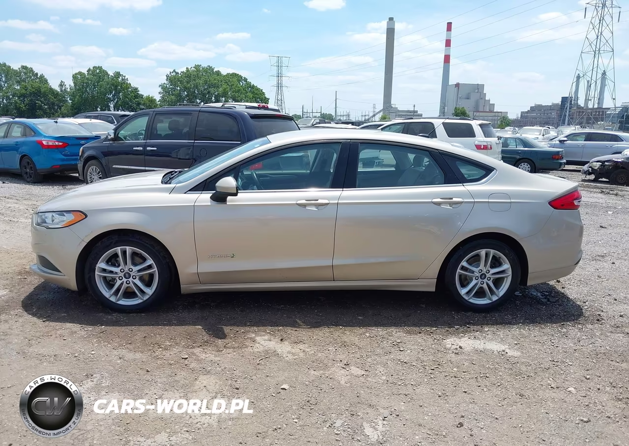 2018 Ford Fusion Hybrid S VIN:3FA6P0UUXJR100438 - 14