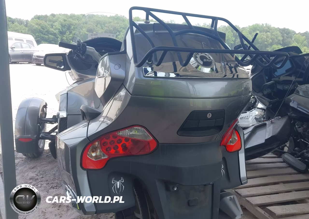 2011 Can-Am Spyder Roadster Rts VIN:2BXJBWC17BV000079 - 3