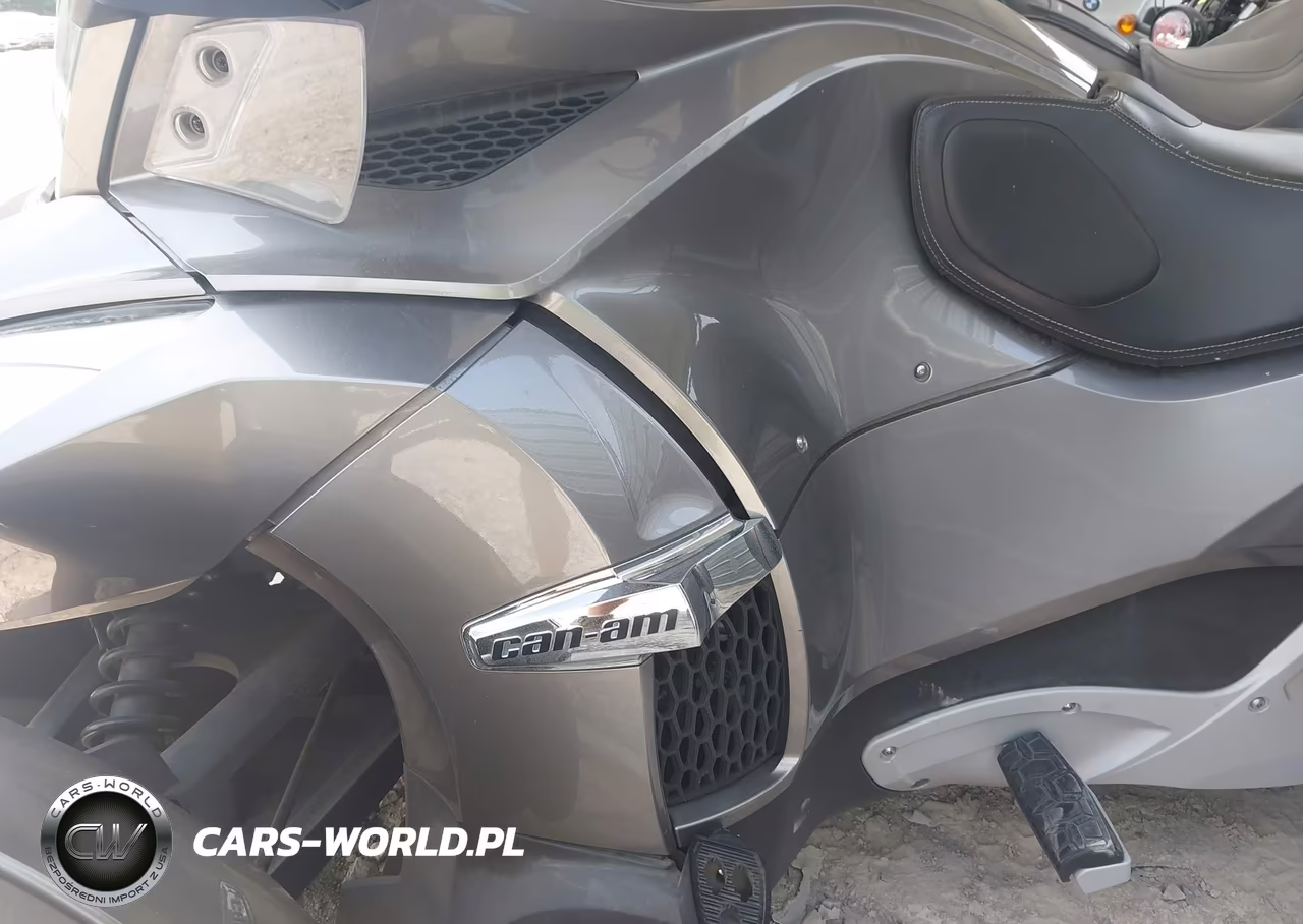 2011 Can-Am Spyder Roadster Rts VIN:2BXJBWC17BV000079 - 9