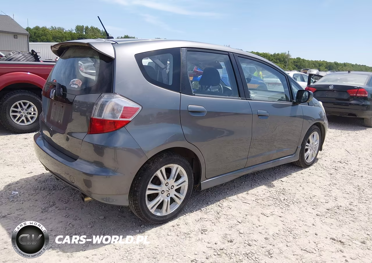 2011 Honda Fit Sport VIN:JHMGE8H50BC000191 - 4