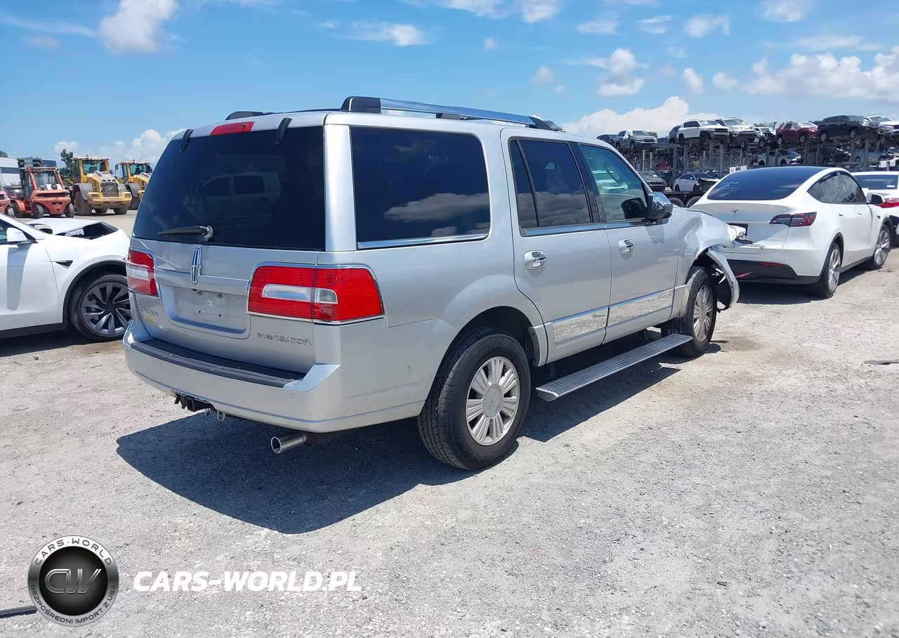 2013 Lincoln Navigator VIN:5LMJJ2H55DEL05282 - 4