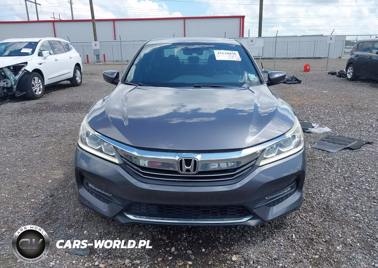 2017 Honda Accord Sport VIN:1HGCR2F55HA060512 - 13