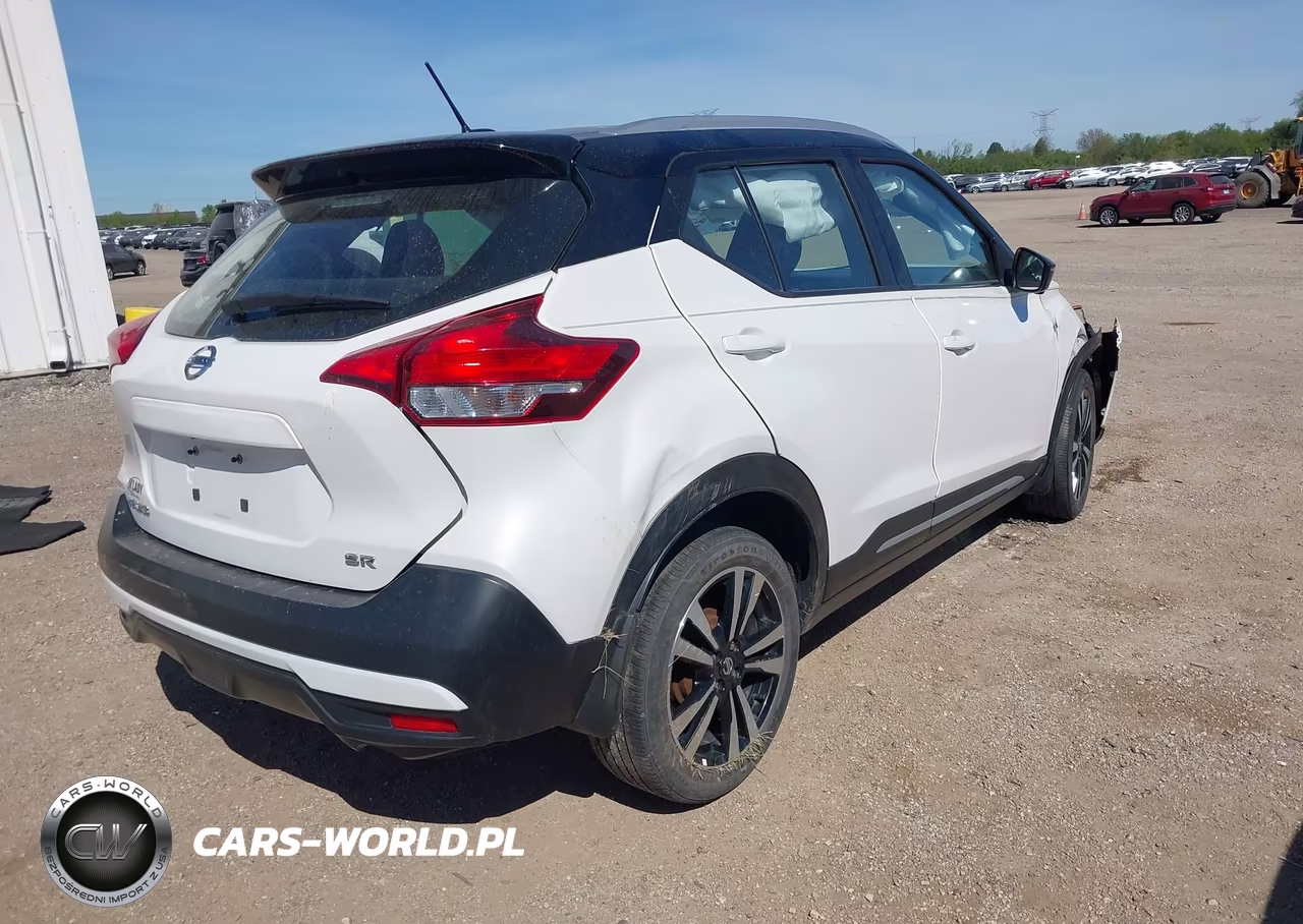 2019 Nissan Kicks Sr VIN:3N1CP5CU2KL537238 - 4