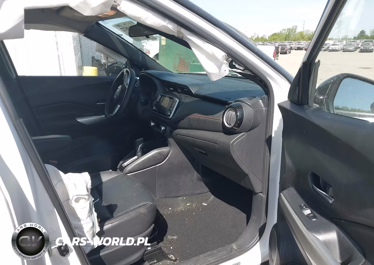 2019 Nissan Kicks Sr VIN:3N1CP5CU2KL537238 - 5