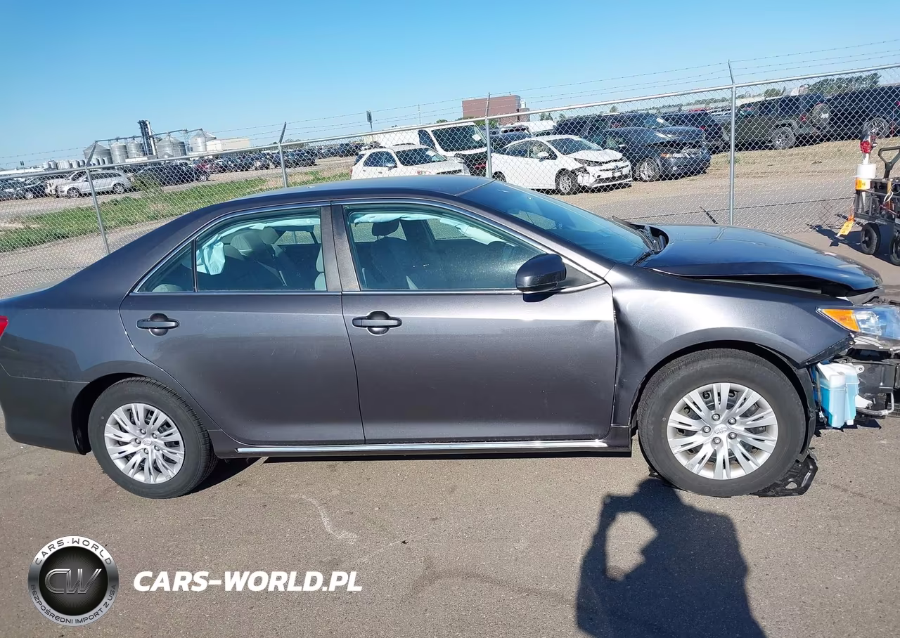 2014 Toyota Camry Le VIN:4T4BF1FK8ER425621 - 14