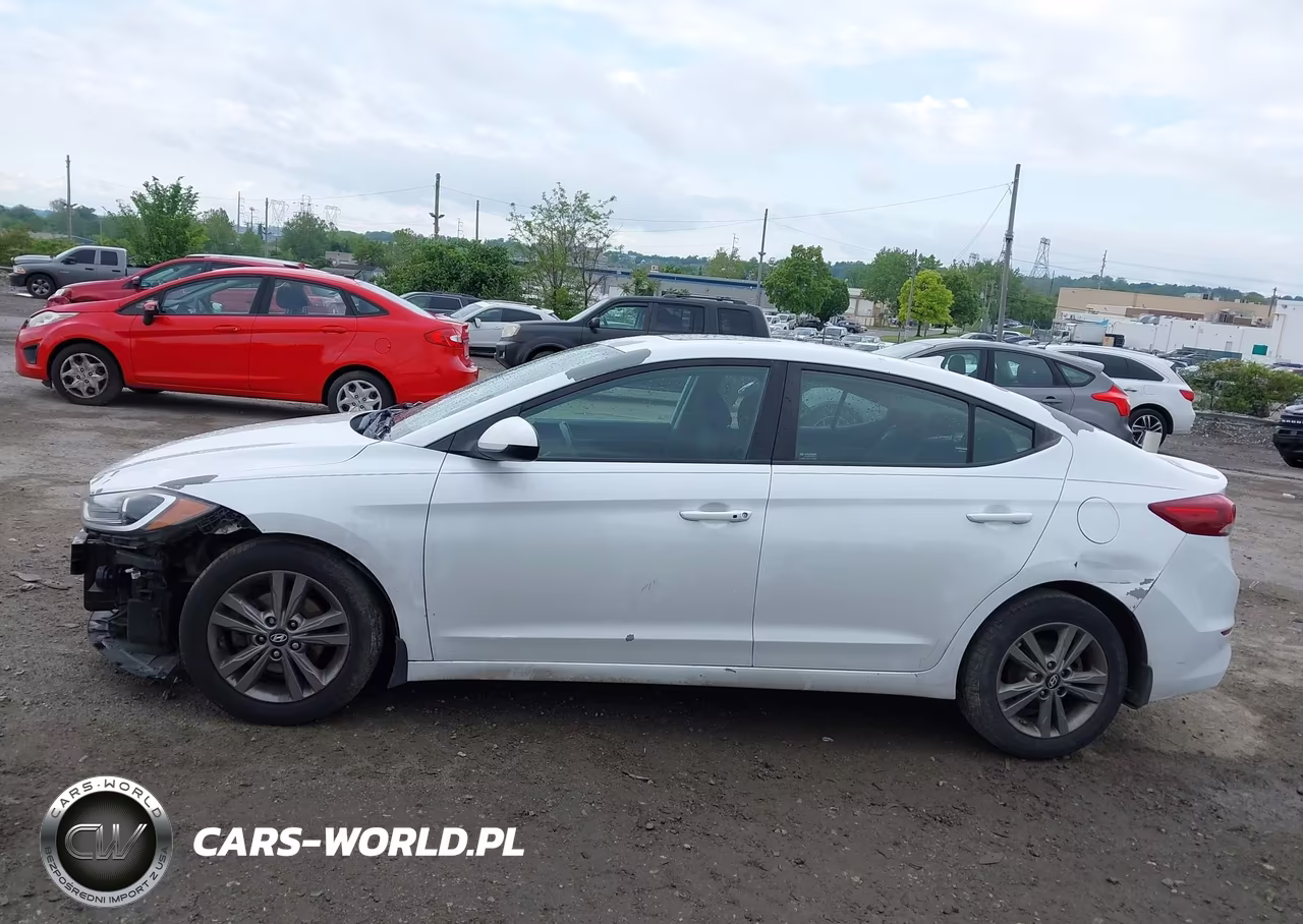 2018 Hyundai Elantra Value Edition VIN:5NPD84LF6JH349458 - 14