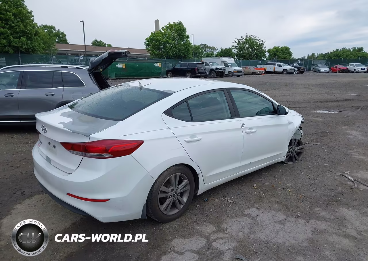 2018 Hyundai Elantra Value Edition VIN:5NPD84LF6JH349458 - 4