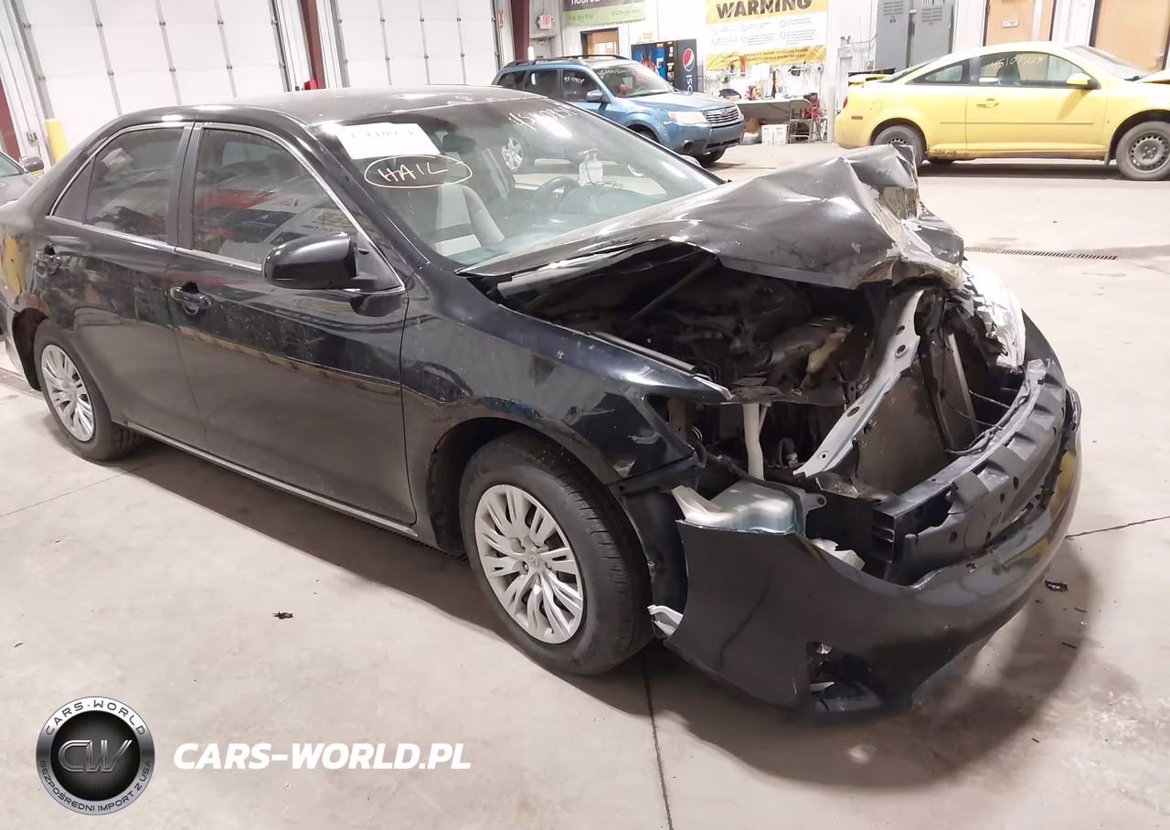 2012 Toyota Camry Le – zdjęcie 1 z 11