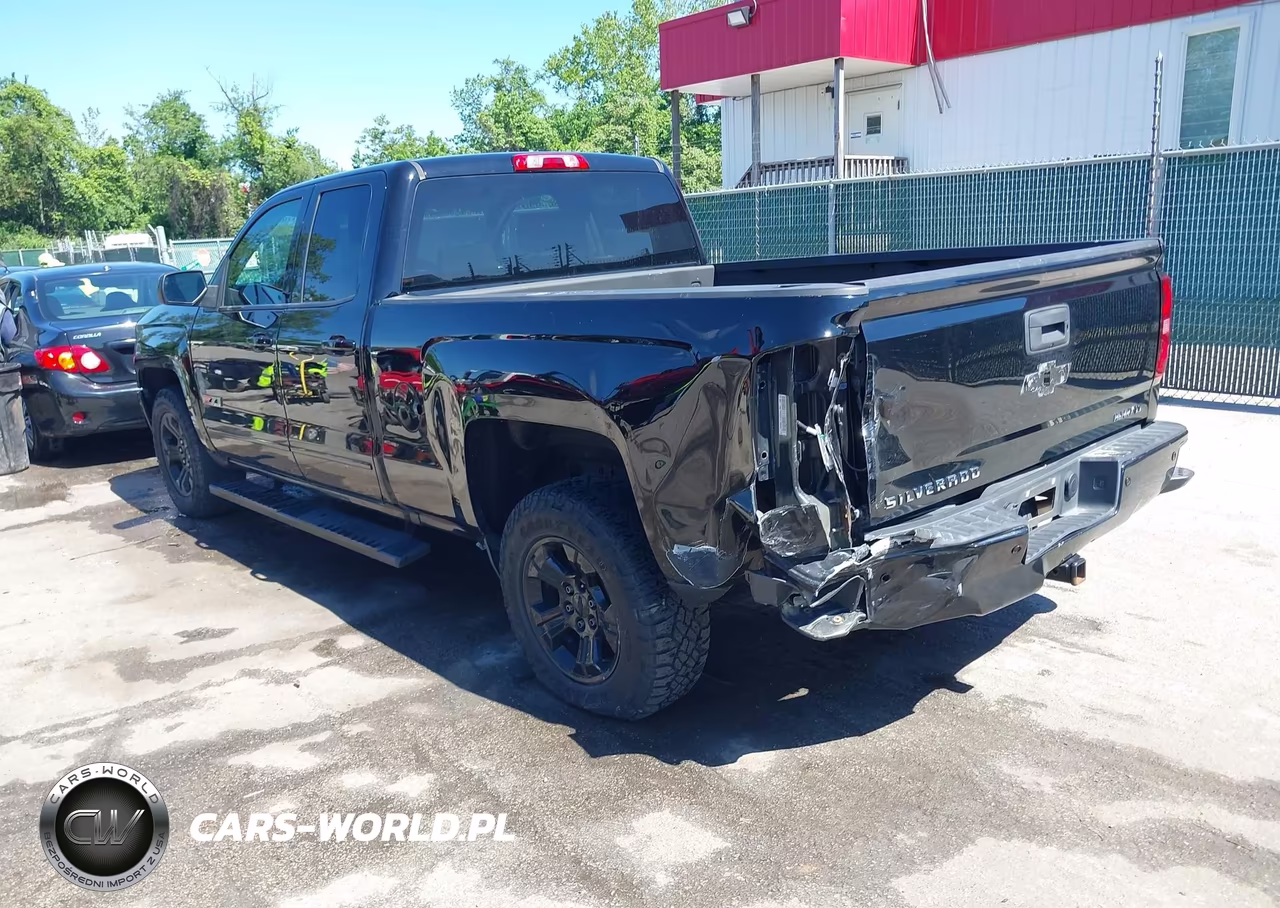 2018 Chevrolet Silverado 1500 2Lt VIN:1GCVKREC0JZ217309 - 3