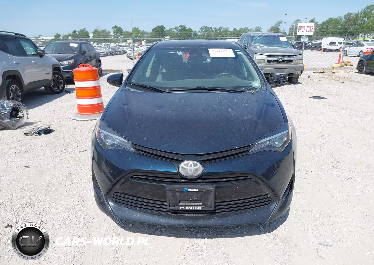 2018 Toyota Corolla Le VIN:2T1BURHEXJC975646 - 13
