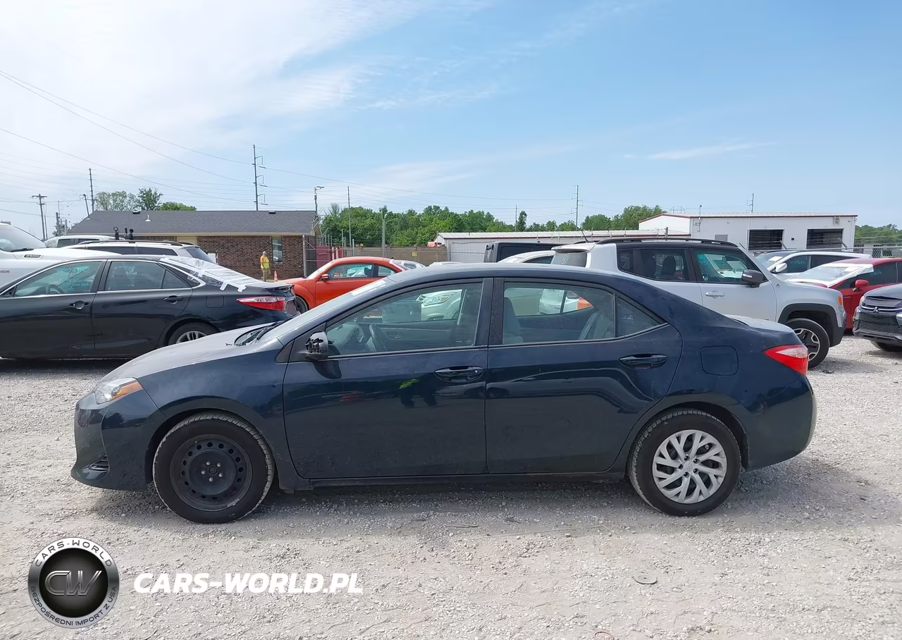 2018 Toyota Corolla Le VIN:2T1BURHEXJC975646 - 15