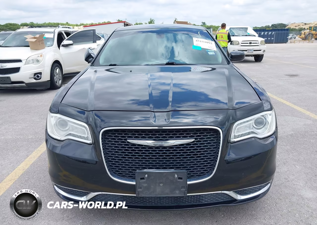 2015 Chrysler 300 Limited VIN:2C3CCAAG9FH792437 - 12