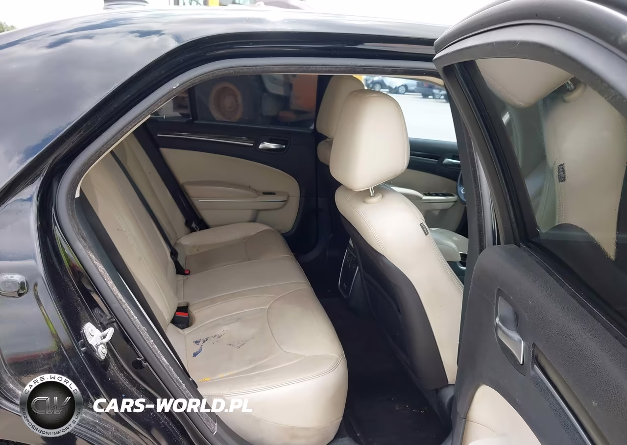 2015 Chrysler 300 Limited VIN:2C3CCAAG9FH792437 - 8