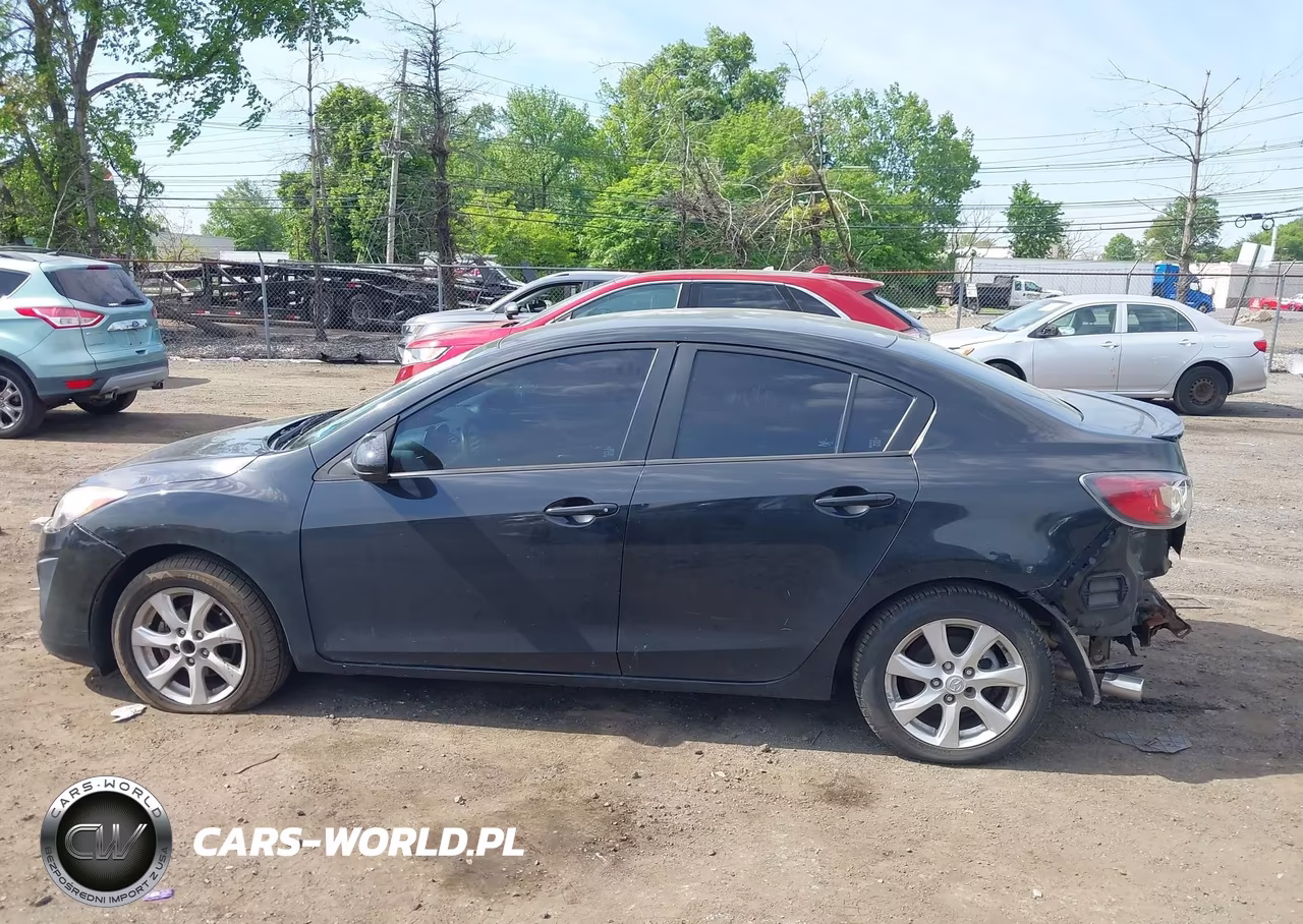 2011 Mazda Mazda3 I Touring VIN:JM1BL1VGXB1405713 - 14