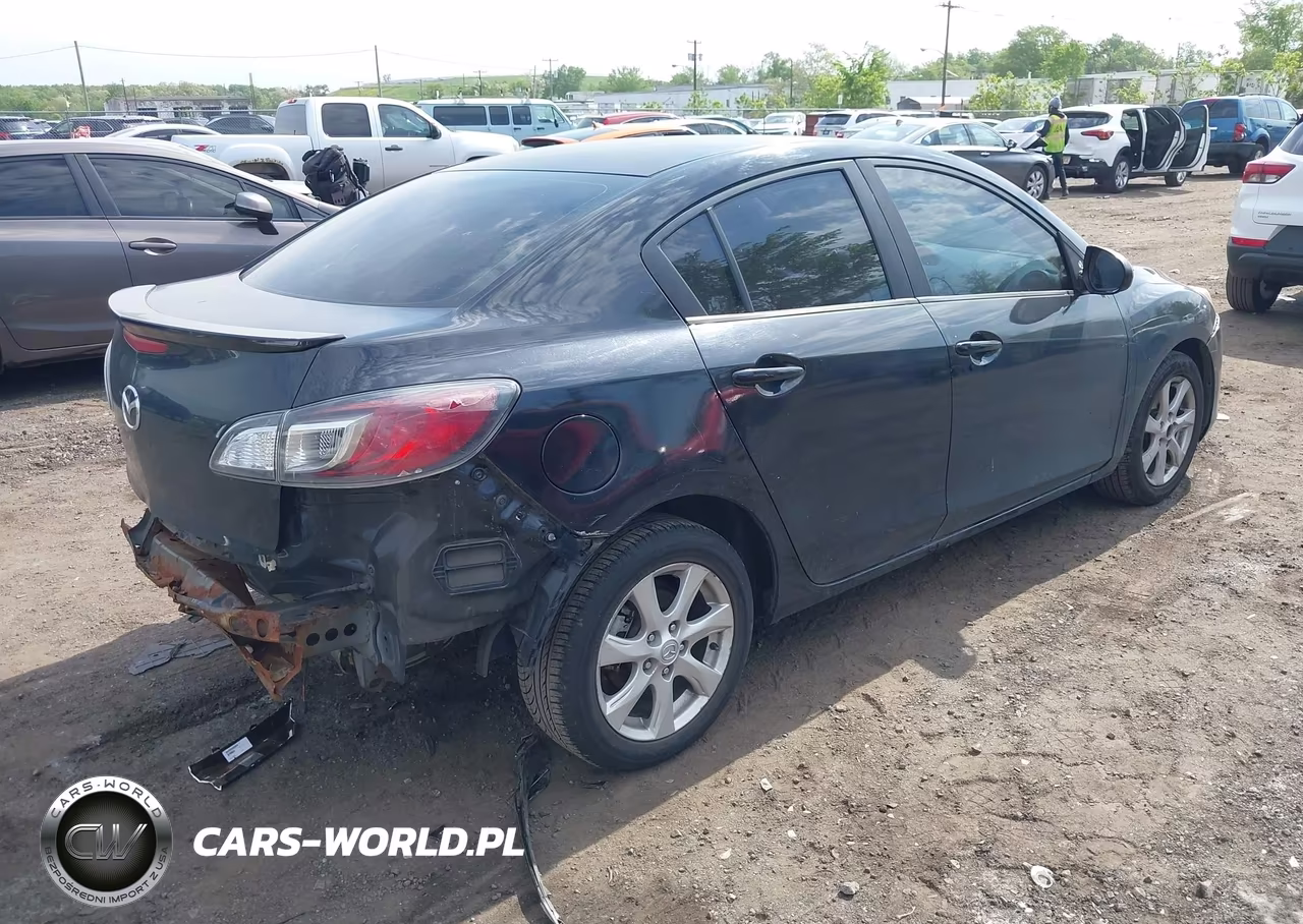 2011 Mazda Mazda3 I Touring VIN:JM1BL1VGXB1405713 - 4