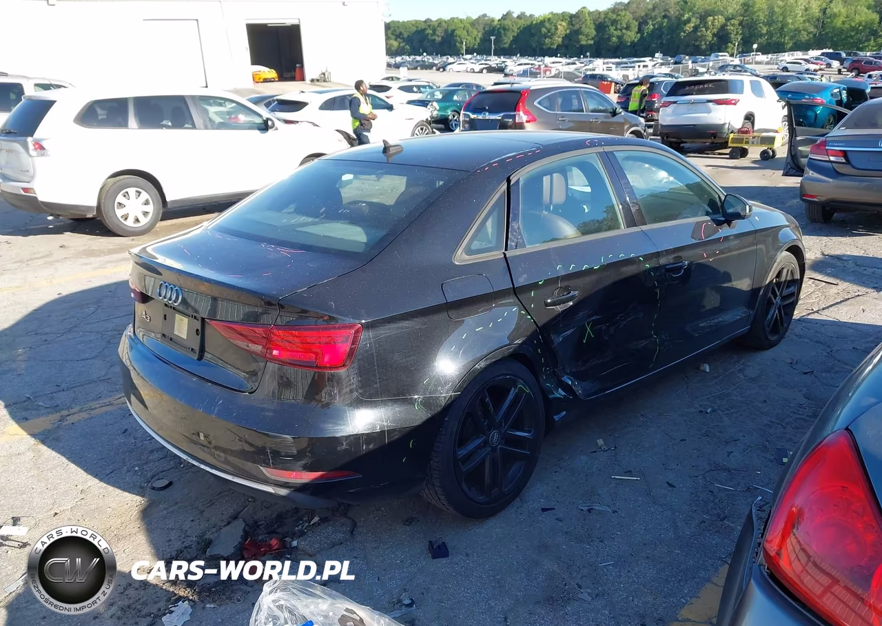 2018 Audi A3 2.0T Premium-2.0T Tech Premium VIN:WAUAUGFF7J1023765 - 4