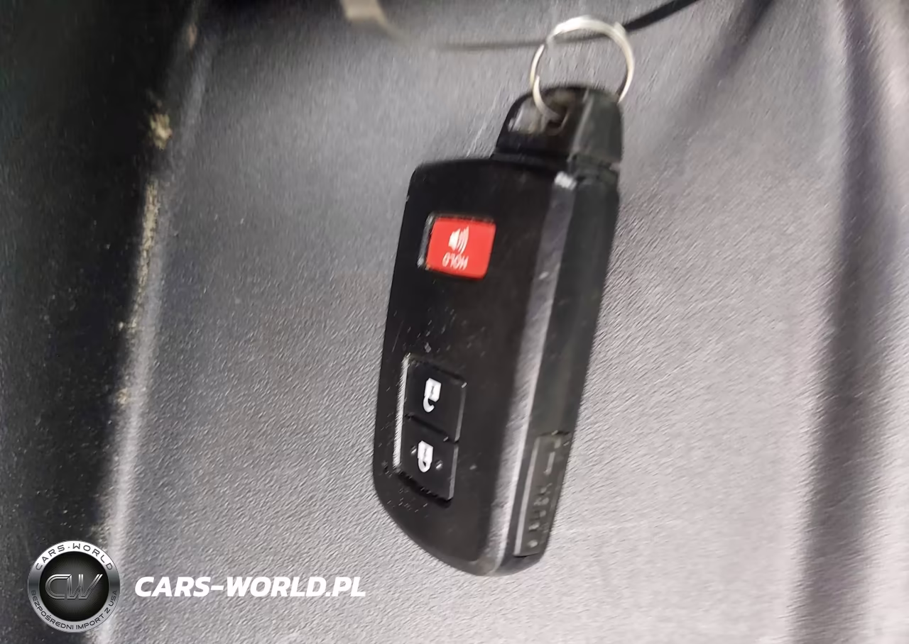2012 Toyota Prius C Three VIN:JTDKDTB35C1031281 - 11