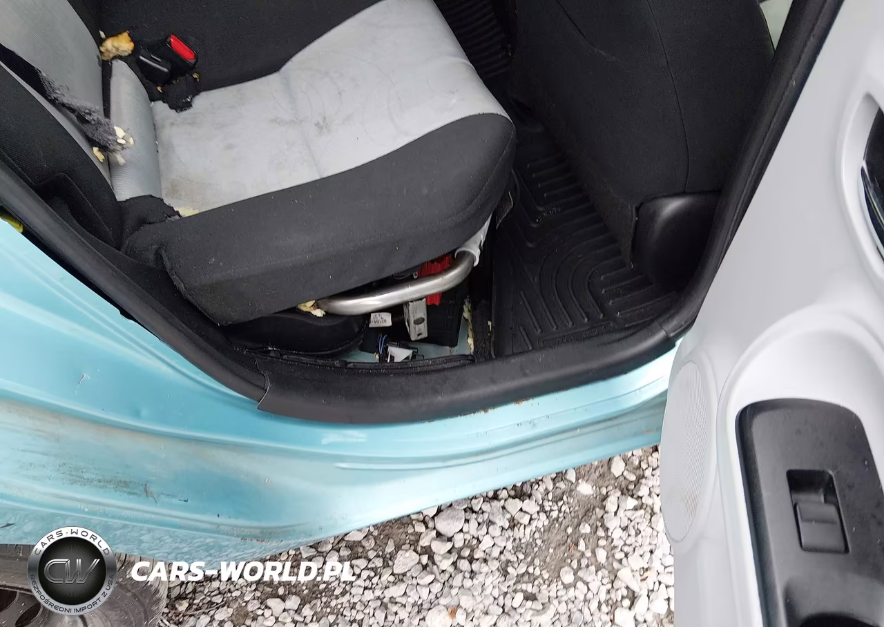 2012 Toyota Prius C Three VIN:JTDKDTB35C1031281 - 14