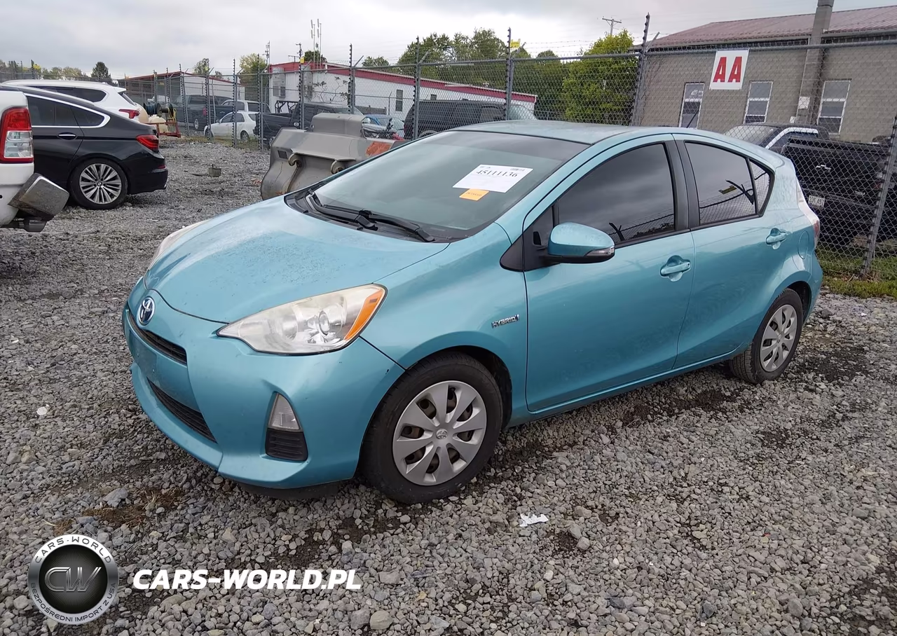 2012 Toyota Prius C Three VIN:JTDKDTB35C1031281 - 2