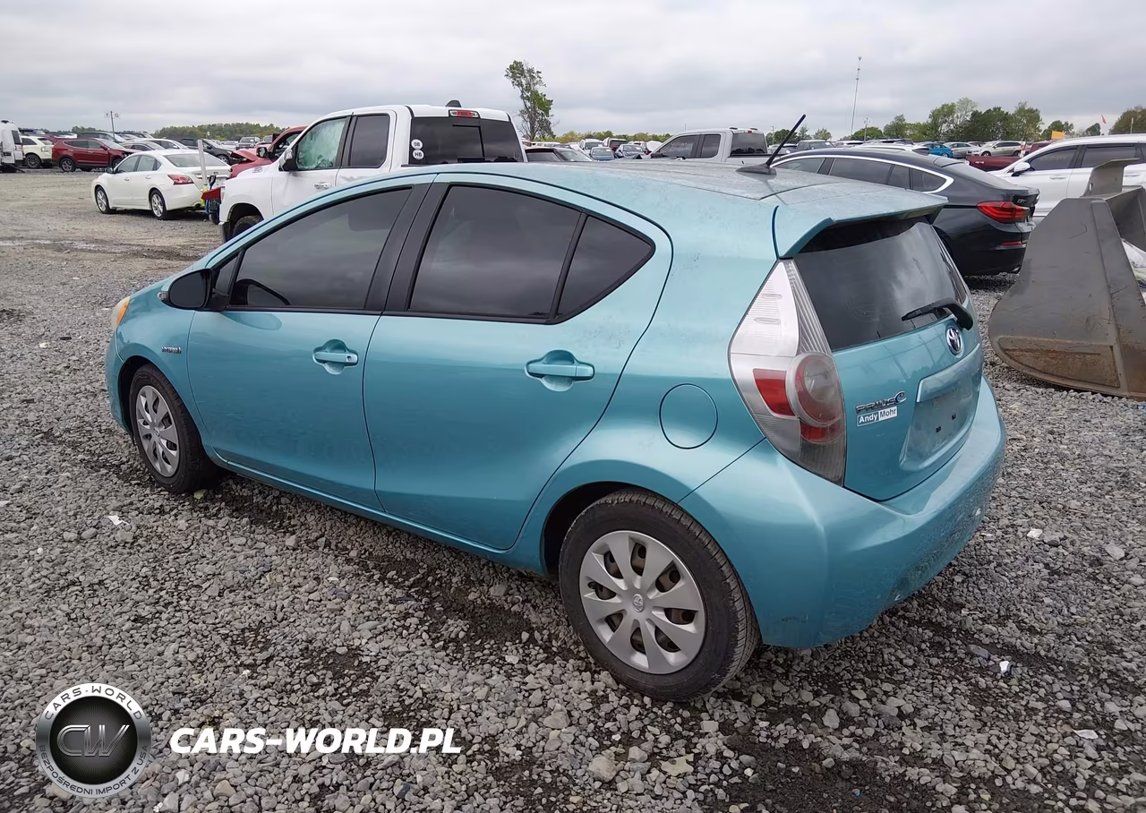 2012 Toyota Prius C Three VIN:JTDKDTB35C1031281 - 3