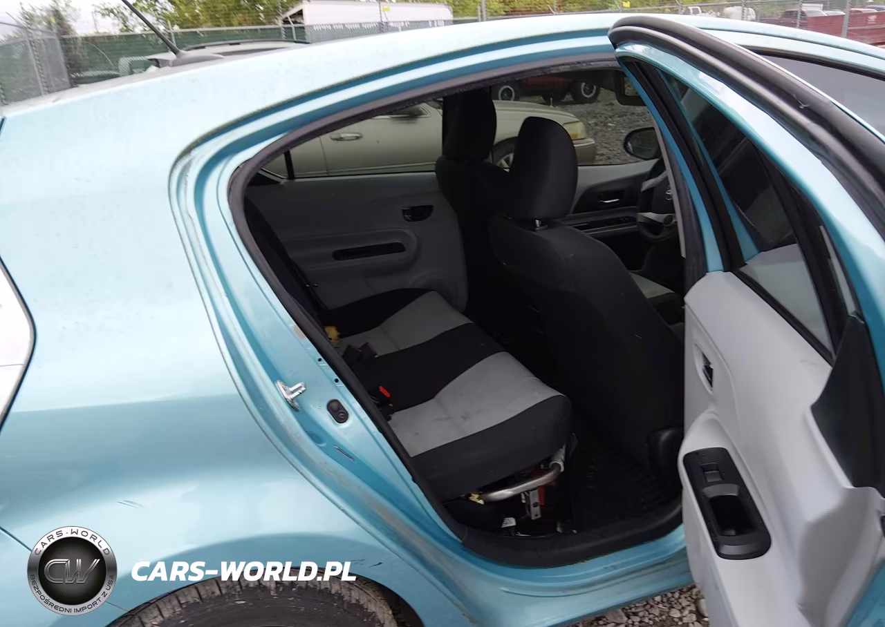 2012 Toyota Prius C Three VIN:JTDKDTB35C1031281 - 8