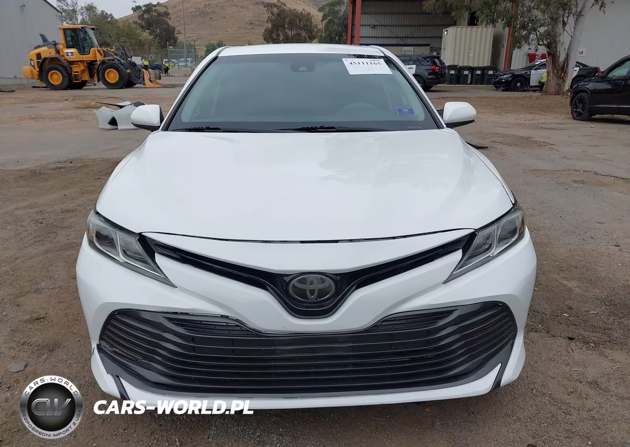 2018 Toyota Camry Le VIN:4T1B11HK6JU584380 - 12