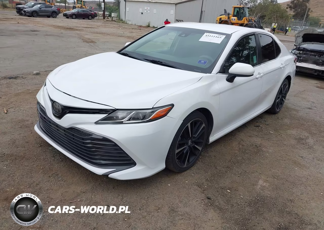 2018 Toyota Camry Le VIN:4T1B11HK6JU584380 - 2