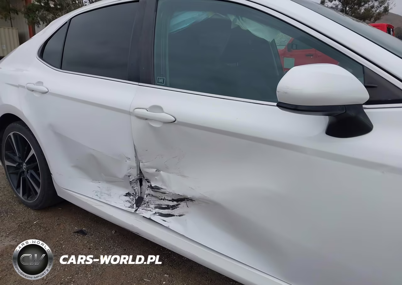 2018 Toyota Camry Le VIN:4T1B11HK6JU584380 - 6